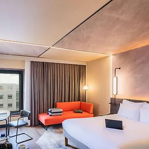 Novotel מלון